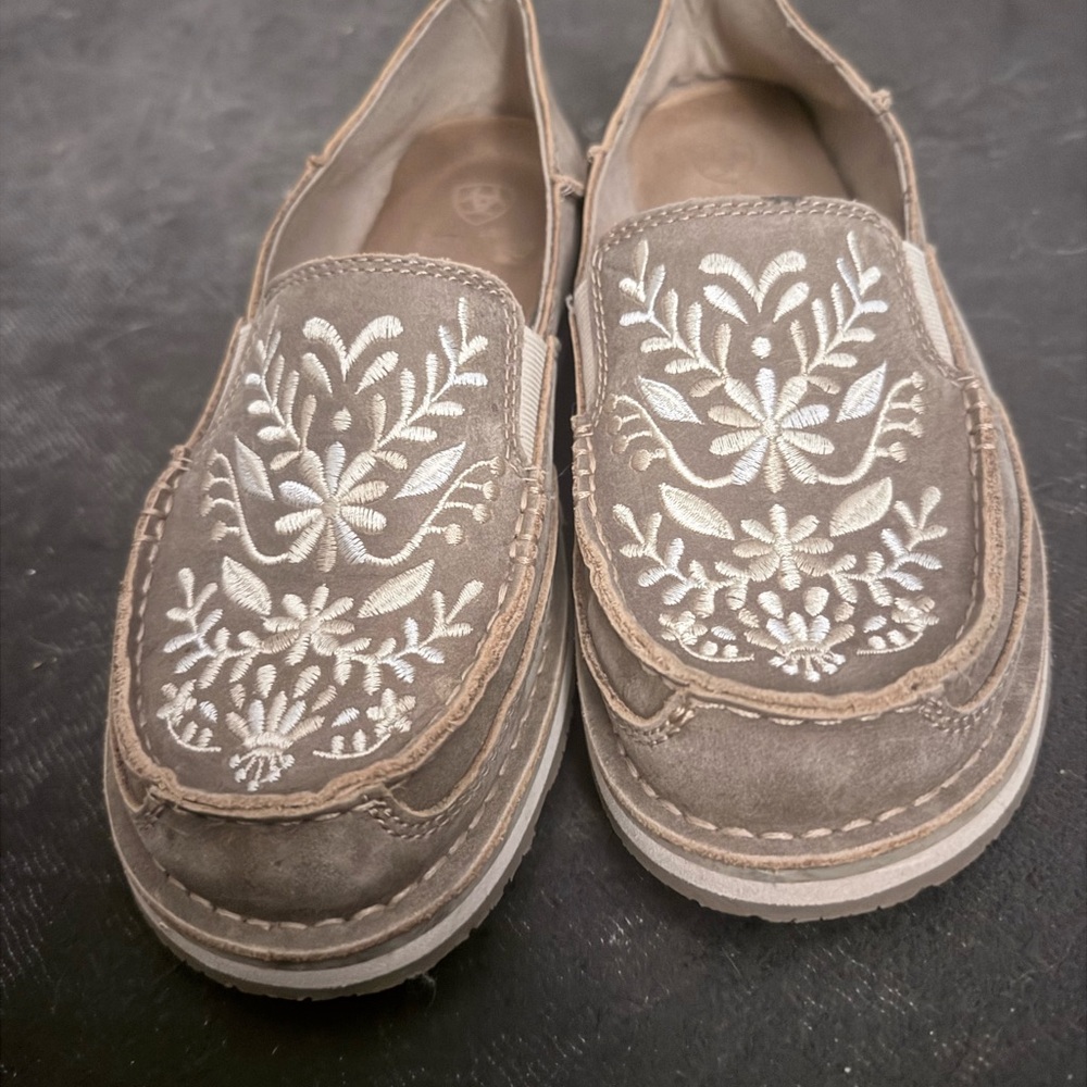 Ariat Bomber Cruiser Brown Embroidered Flats